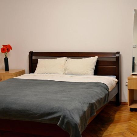 Brand New Apartment In City Center Львів Екстер'єр фото