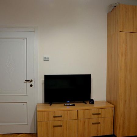 Brand New Apartment In City Center Львів Екстер'єр фото